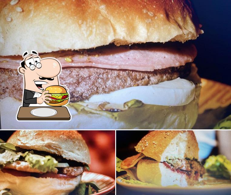 Concediti un bell'hamburger a BirCock Speakeasy Pub