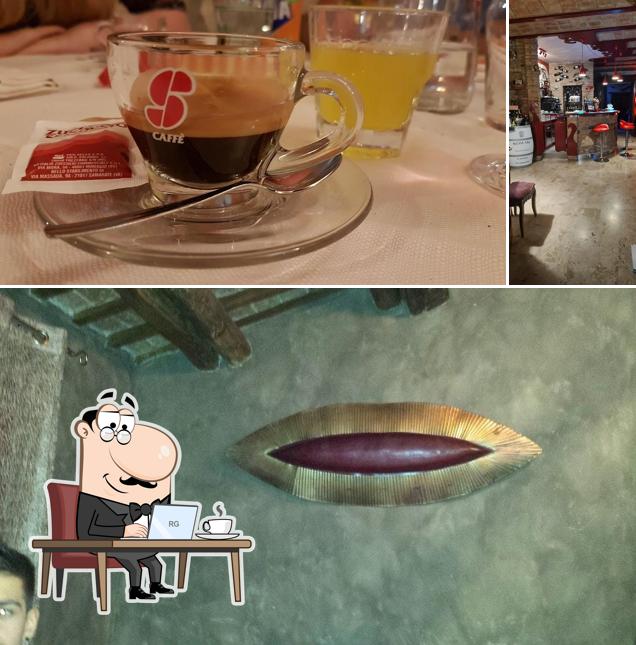 Gli interni di Pizzeria Rosso di sera