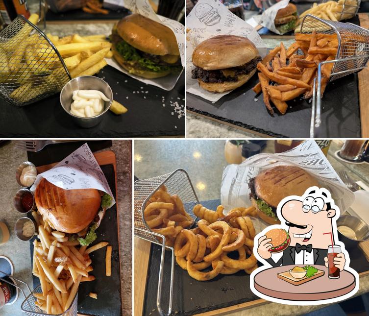 Philly's Burger & Bar
