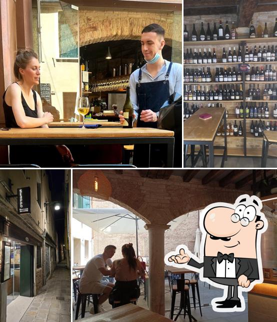 Gli interni di Stappo-Enoteca con cucina