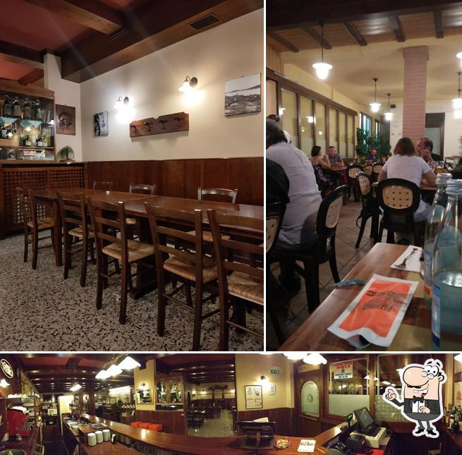La immagine della interni e bancone da bar di Pizzeria Pop Corn