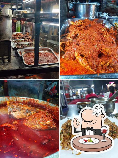 Food at Vazhiyoram Nadan Thattukada Vengalloor, Thodupuzha (വഴിയോരം നാട൯ തട്ടുകട)