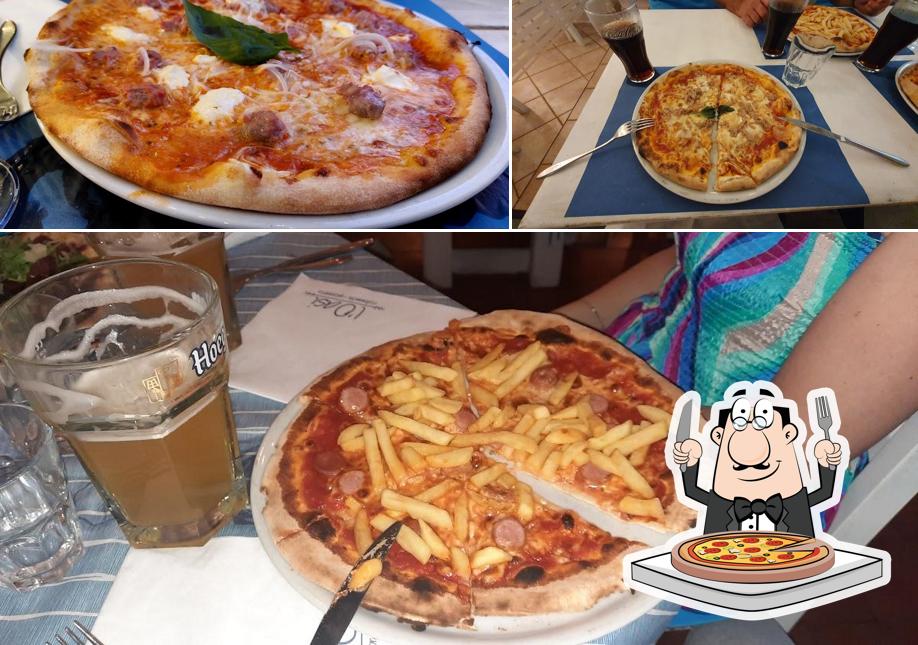 A L'oasi Pizzeria Ristorante, puoi prenderti una bella pizza