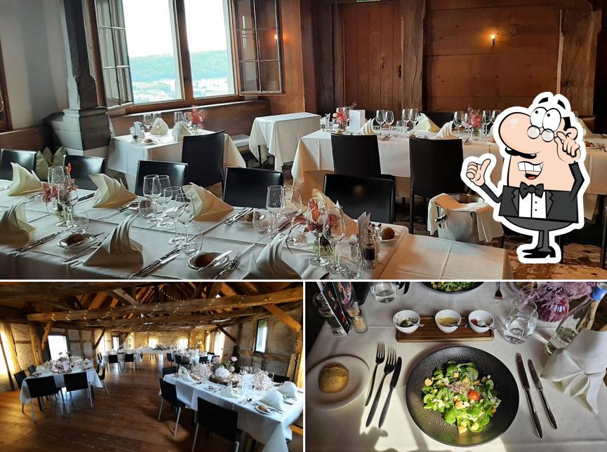 Dai un’occhiata alla foto che raffigura la interni e cibo di Burg Hohenklingen