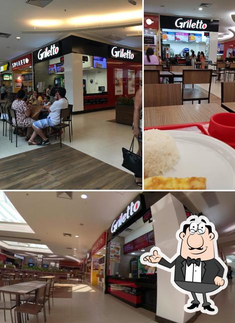 Sente em uma das mesas no Griletto Floripa Shopping
