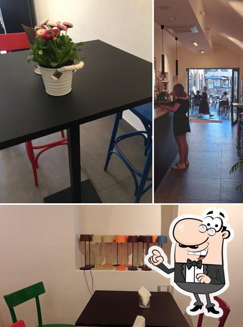 Gli interni di Bar Garibaldi