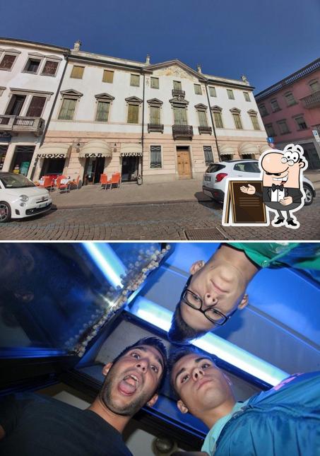 Guarda gli esterni di Bar Puccini