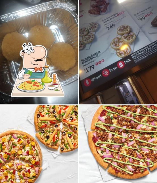 Food at Pizza Hut Paschim Vihar, Delhi