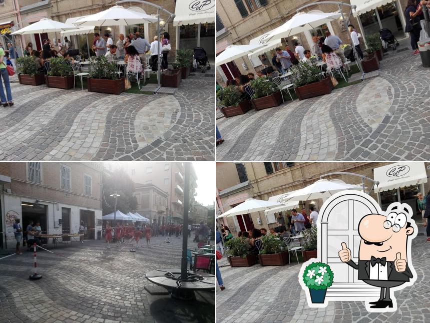 Gli esterni di "Caffè Della Piazza" di Marsiglia Monica & C