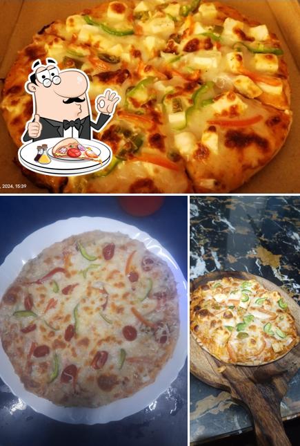 Order pizza at Mom's Pizza&Coffee