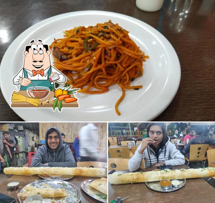 Spaghetti bolognese at Ravi Food Zone