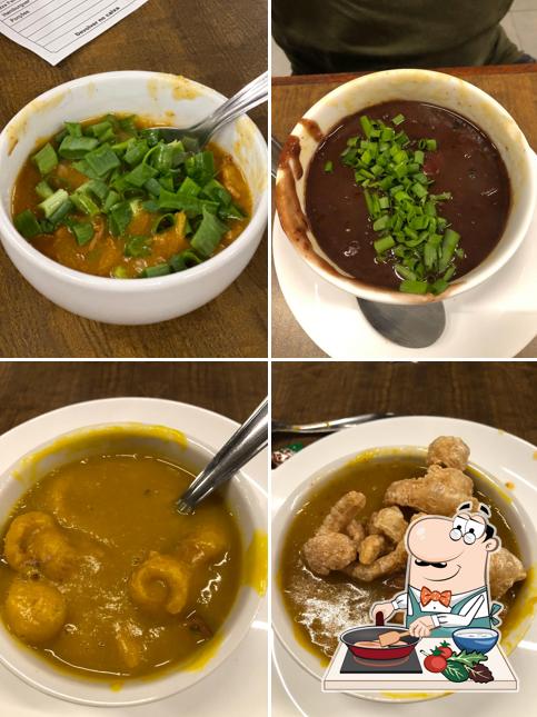 Curry de frango em Thundera Pizza Burguer