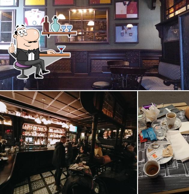 Dai un'occhiata agli interni di Via Verdi irish pub