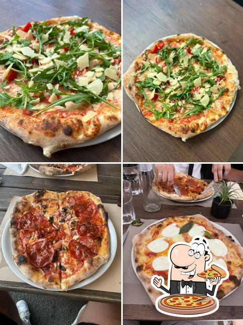 Ordina tra le svariate varianti di pizza