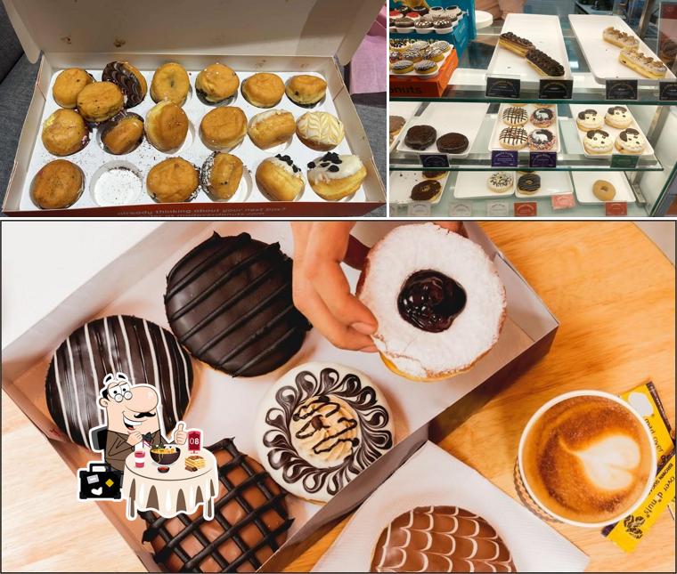 Food at Mad Over Donuts