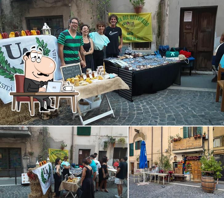 Siediti a un tavolo di Re-cycle cafè