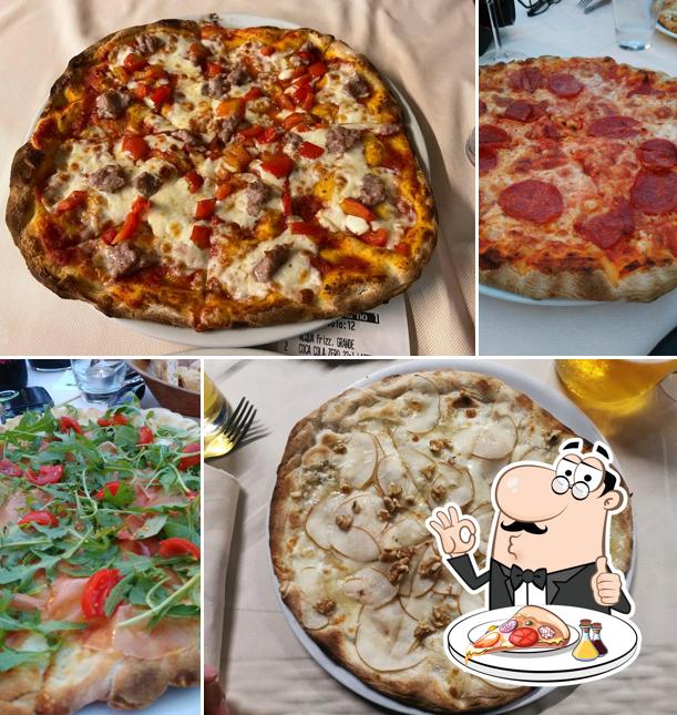 Scegli tra le svariate varianti di pizza
