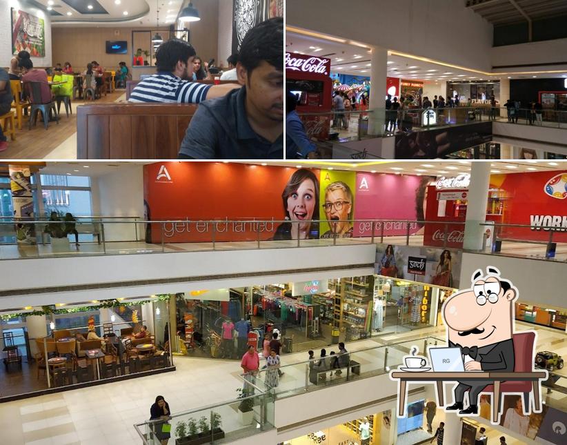 Check out how Pizza Hut Vastrapur, Ahmedabad looks inside