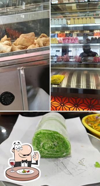Food at Mayooraa Bakes