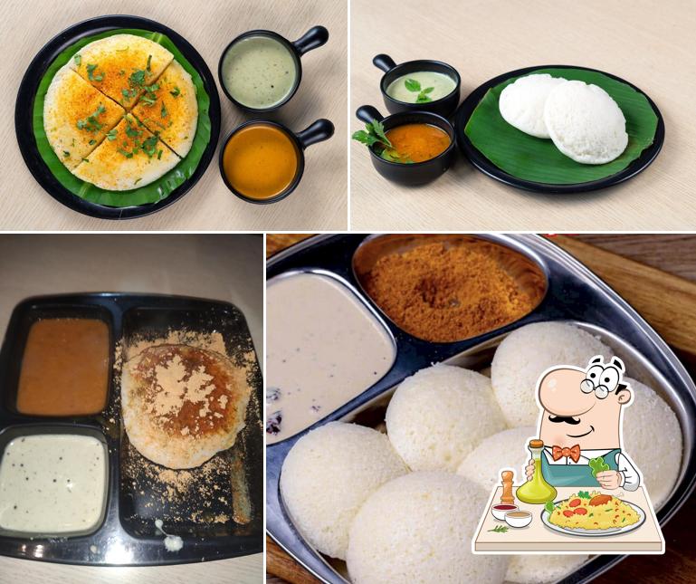 Idli at Muthu Dosa Center