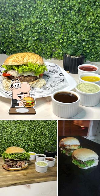 Os hambúrgueres do MAXIMUS BURGUER TIJUCAL irão saciar diferentes gostos