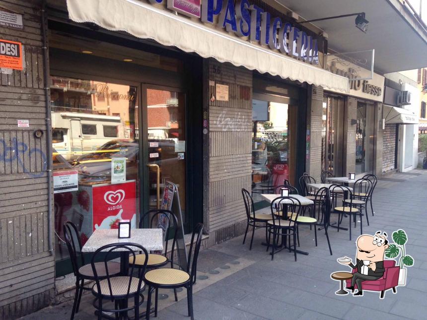 Gli interni di Pasticceria Rièkkomi