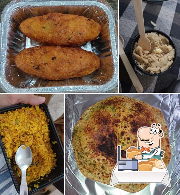 Garlic bread at RENU KI RASOI