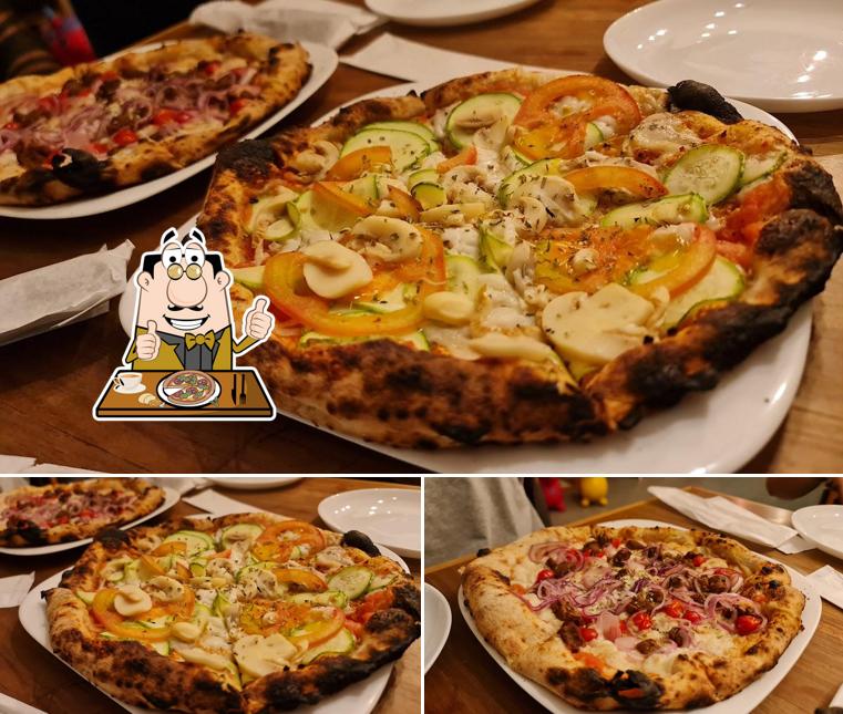 Peça diversos estilos de pizza