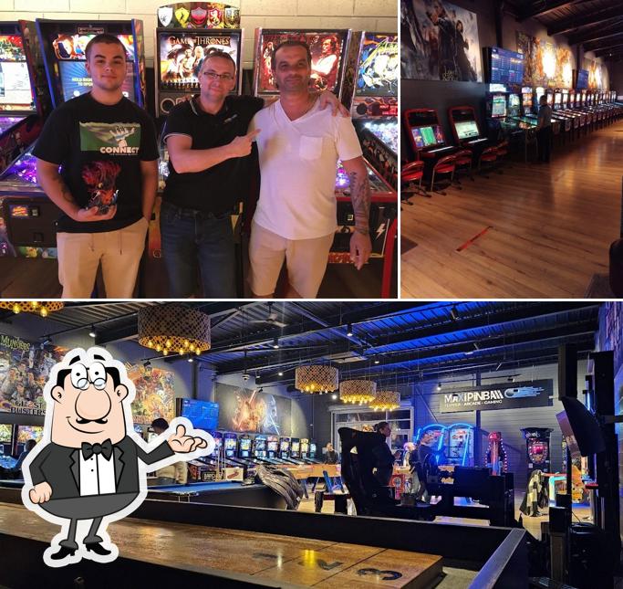 Installez-vous à l'une des tables de Barcadia - Gaming - Séminaires - Events