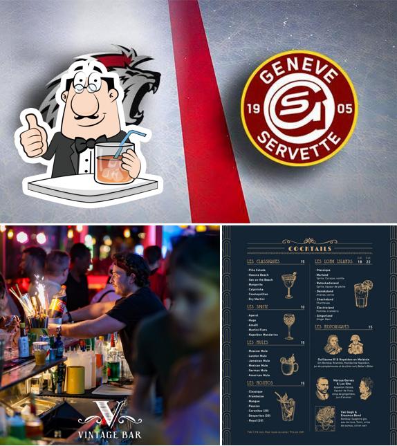 La foto di bevanda e cibo da Vintage Cocktail bar