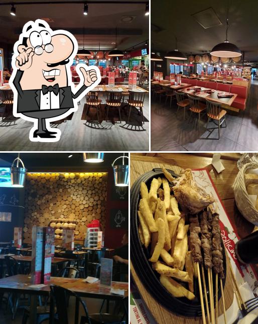 Siediti a un tavolo di Pollicino Nova - Ristorante per Famiglie