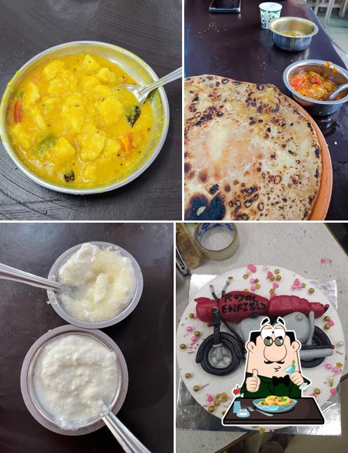 Macaroni and cheese at Dwarkesh Bhojnalaya
