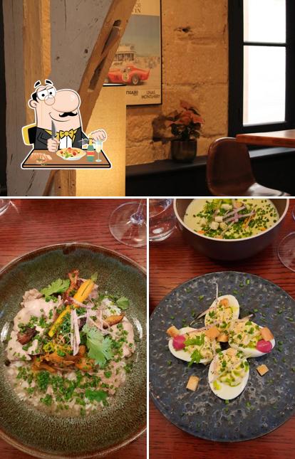 La nourriture et extérieur du restaurant