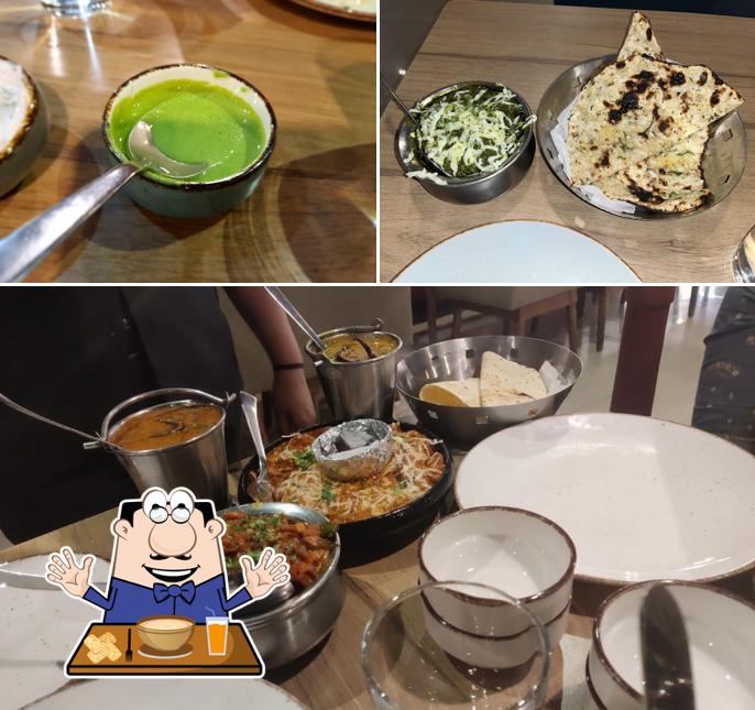 Food at Dadi's Paakshala