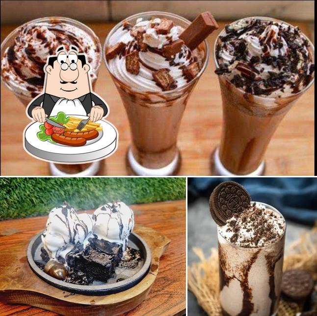 Food at SHAKES HUB