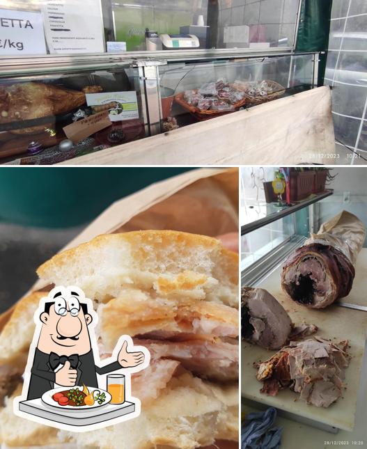 Cibo al panini e porchetta