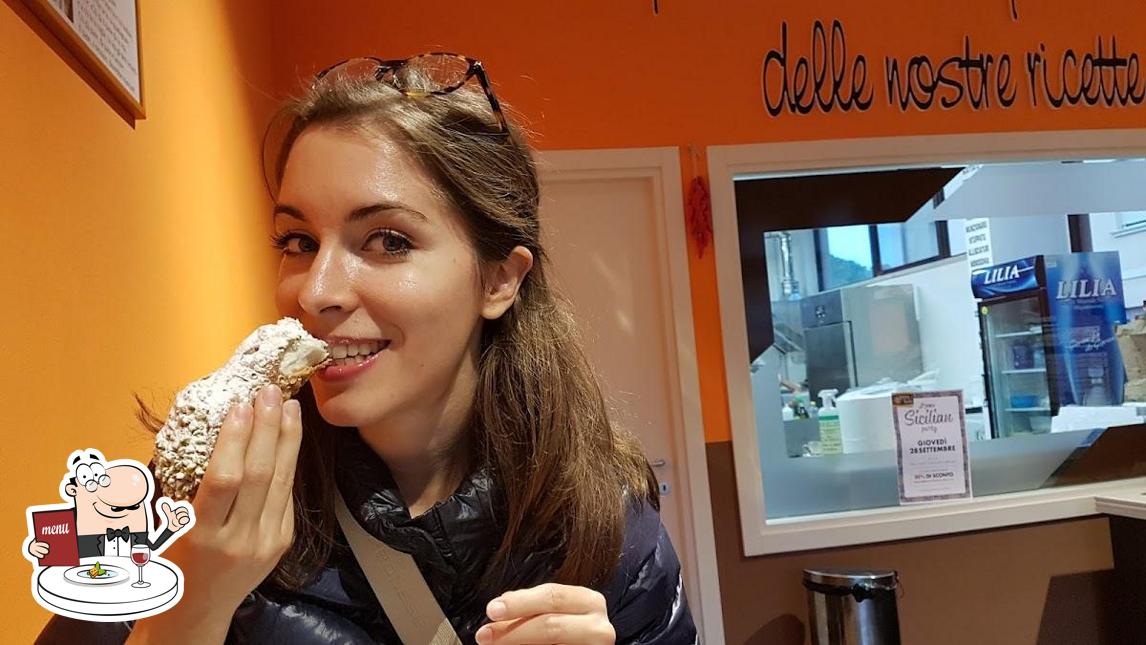 Platti al Delizie di Sicilia - Panificio - Prodotti tipici Siciliani - Pizza al trancio Pizzeria