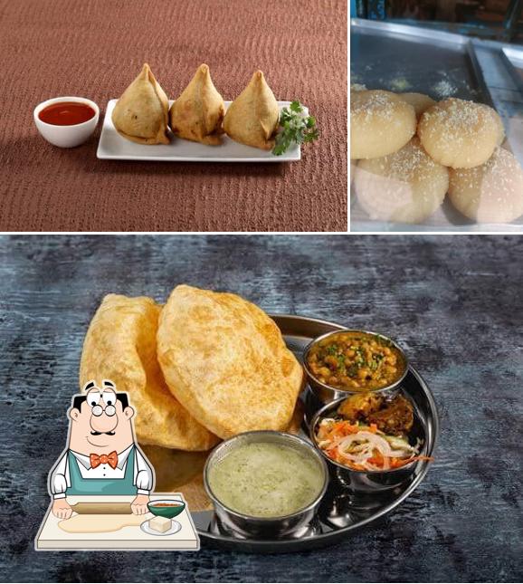 Samosa at Bipadnasini Mistanna Bhander
