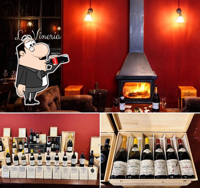 Vineria con Cucina in Fattoria Mancini si caratterizza per la bevanda e interni