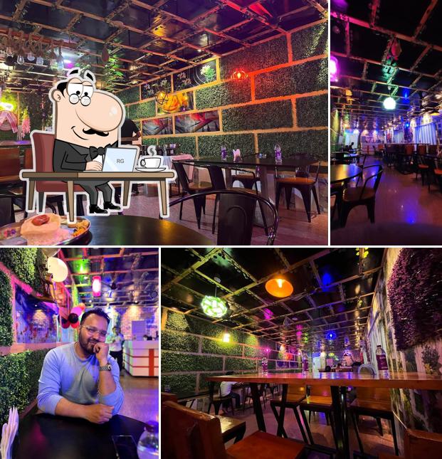 The interior of Mousak a ac family restaurant