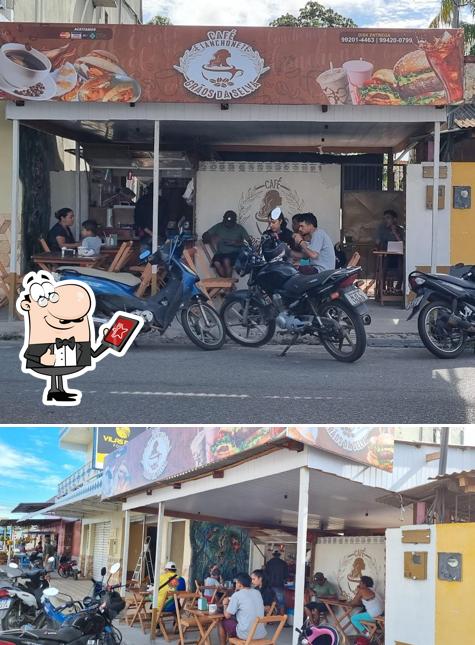 O exterior do Café e Lanchonete Grãos da Selva
