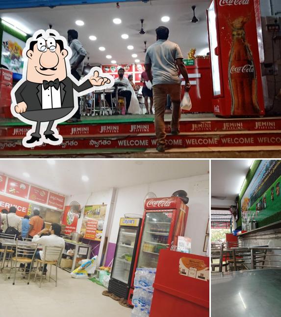 Check out how JEMINI TIFFINS looks inside