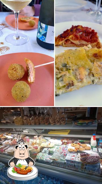 La Nicchia dei Sapori si caratterizza per la cibo e interni