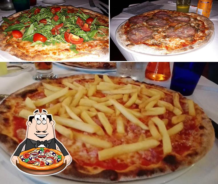 A Pizzeria Trattoria La Torre, puoi provare una bella pizza