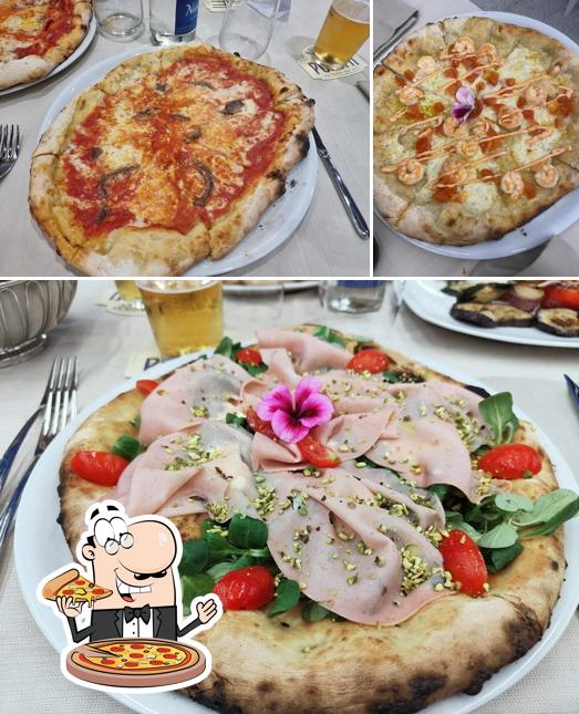 Prenditi una pizza a Due Nodi