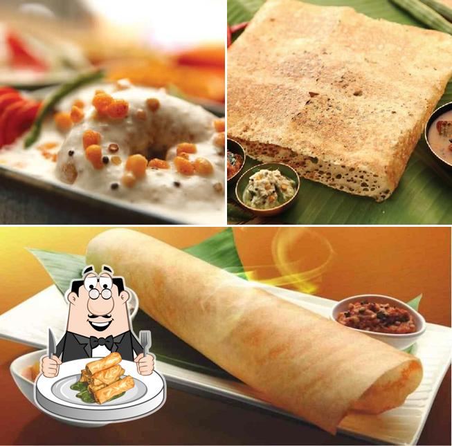 Spring rolls at Sagar Ratna