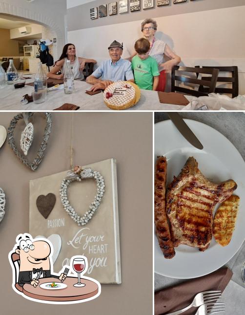 La foto della cibo e interni di Da Gianni & Donella Cucina