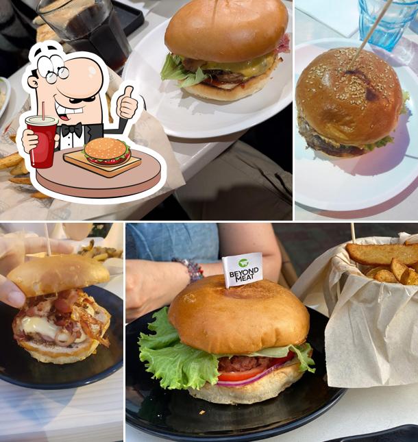 Ordina uno dei tipi di hamburger proposti a Nube