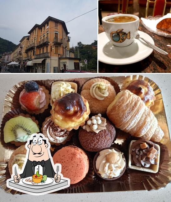 Tra le varie cose da Caffè - Pasticceria da Bruno si possono trovare la cibo e esterno