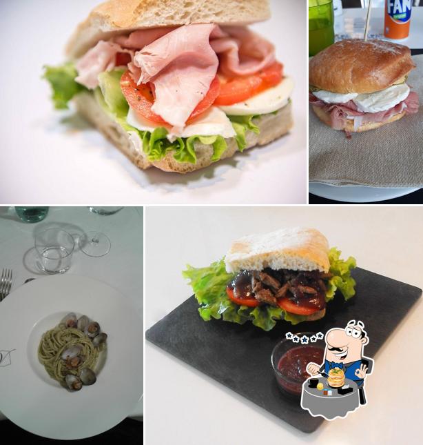 Panino con maiale stirato al La Piazza - Social Bistrot